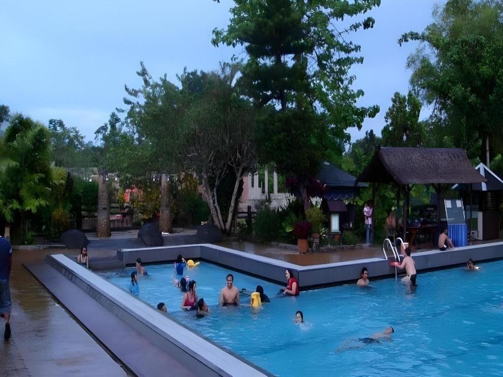Wonua Monapa Hotel Resort Кендари Экстерьер фото