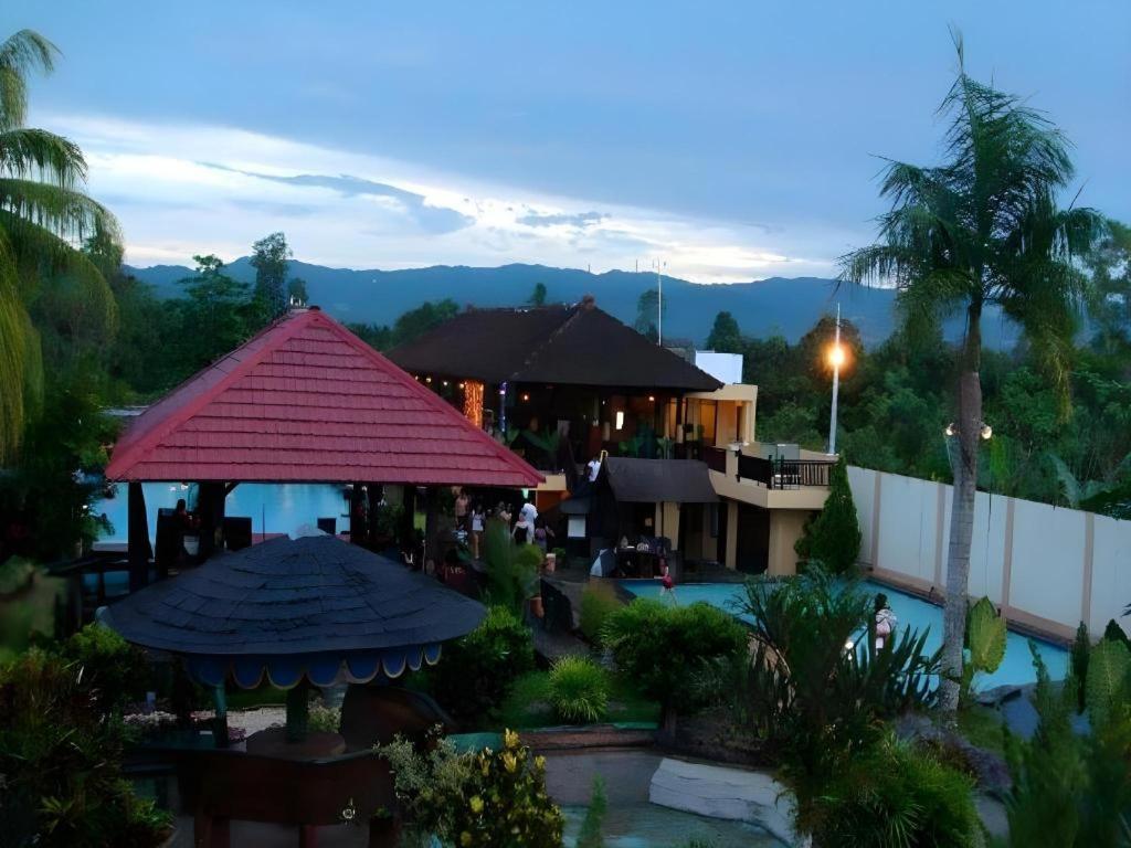 Wonua Monapa Hotel Resort Кендари Экстерьер фото