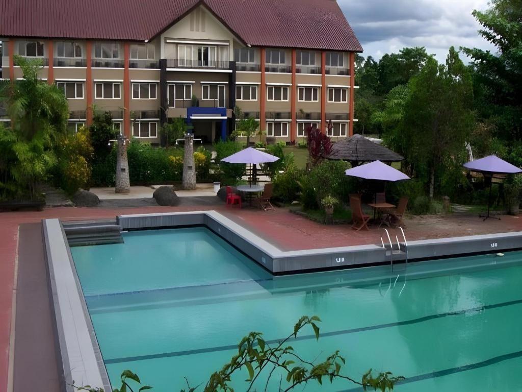 Wonua Monapa Hotel Resort Кендари Экстерьер фото