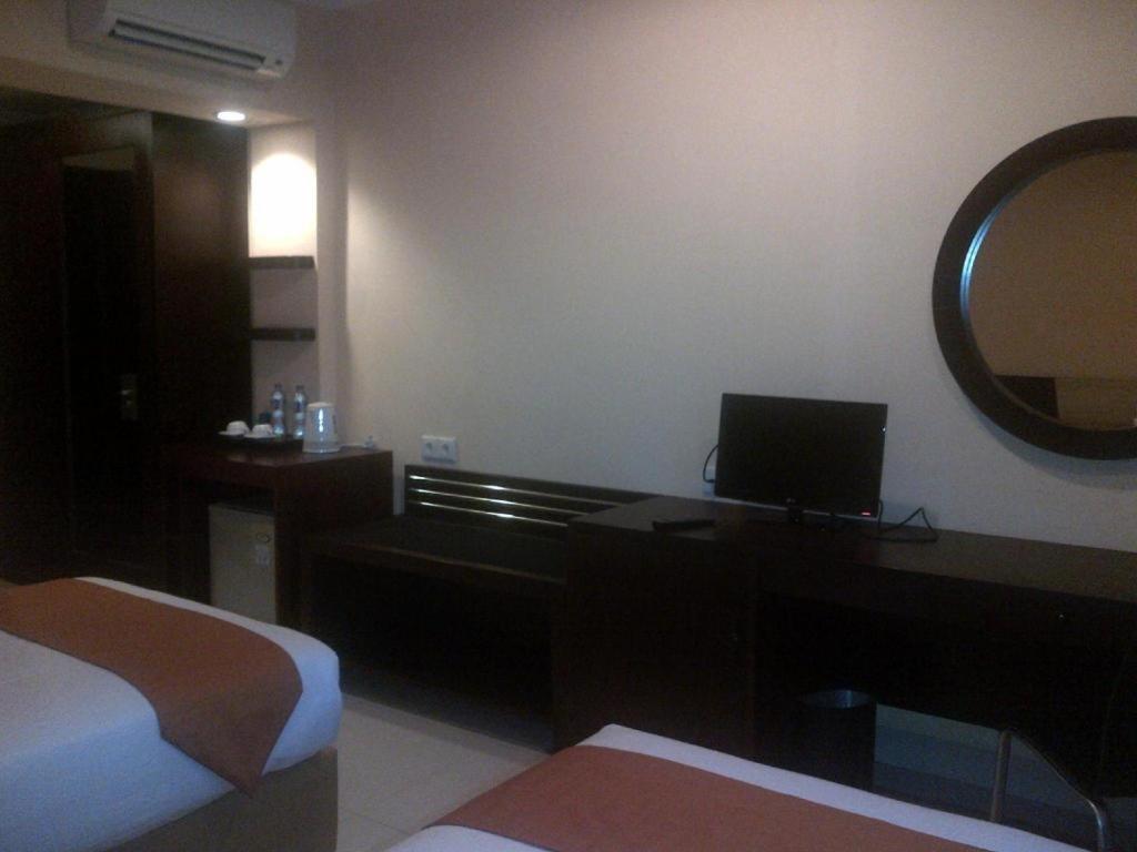 Wonua Monapa Hotel Resort Кендари Экстерьер фото
