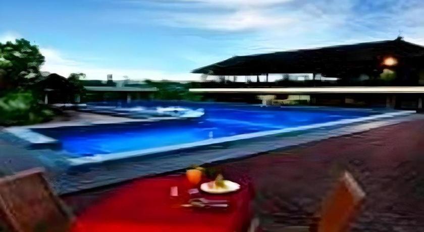 Wonua Monapa Hotel Resort Кендари Экстерьер фото