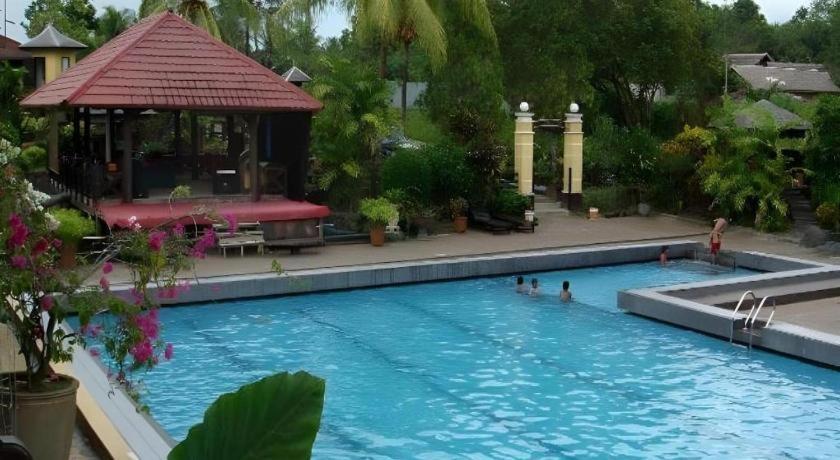 Wonua Monapa Hotel Resort Кендари Экстерьер фото