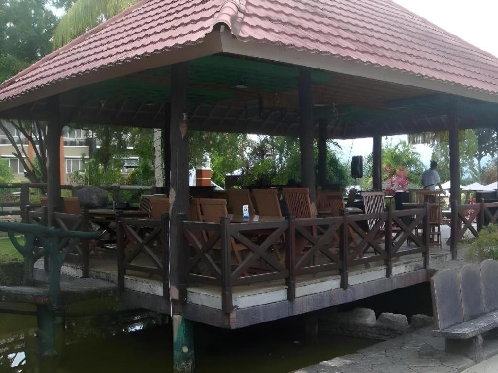 Wonua Monapa Hotel Resort Кендари Экстерьер фото